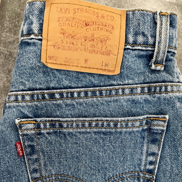 Levi’s 550 Vintage Mom Jeans 30” Waist - Picture 3 of 3